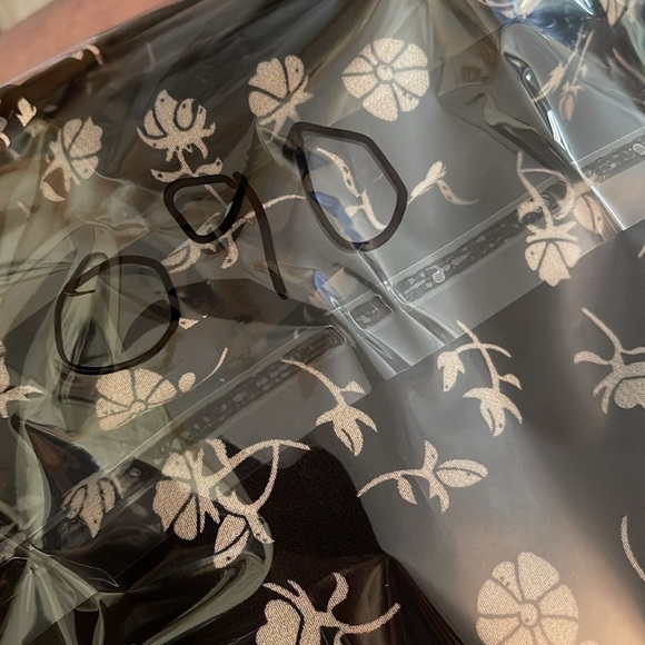 🌹WILDFOX MINI FLORAL DRESS - Picture 2 of 7